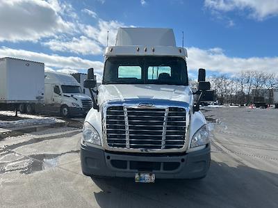 Used 2019 Freightliner Cascadia - photo 1