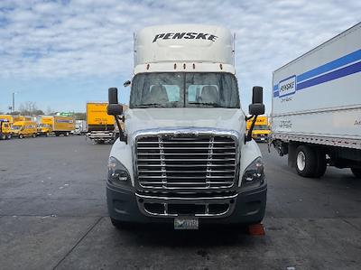 Used 2019 Freightliner Cascadia Detroit DD15AT Semi Truck for sale #210514 - photo 2