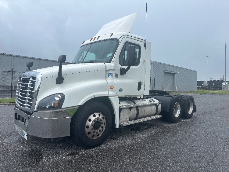 Used 2019 Freightliner Cascadia - photo 5