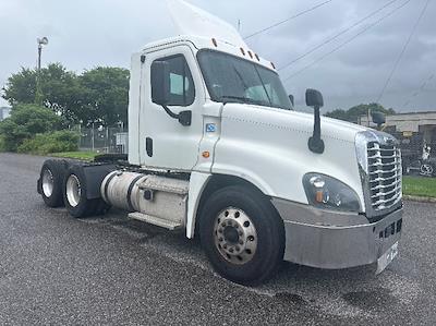 Used 2019 Freightliner Cascadia Detroit DD13 Semi Truck for sale #210941 - photo 1