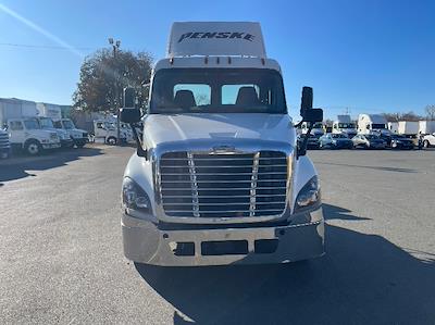 Used 2019 Freightliner Cascadia Detroit DD13 Semi Truck for sale #210946 - photo 2