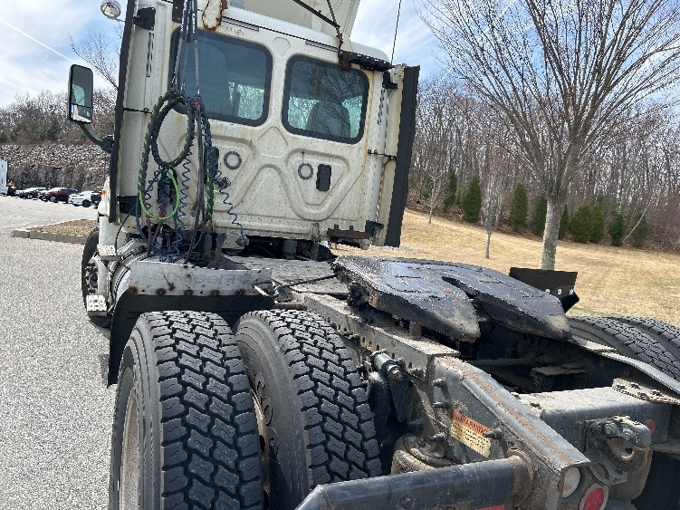Used 2017 Freightliner Cascadia - photo 20