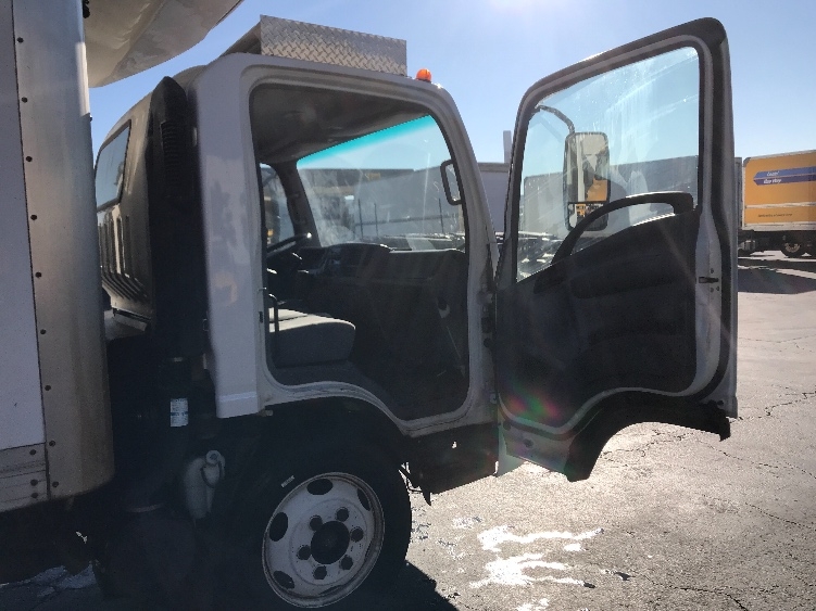 Used 2017 Isuzu NPR-XD - photo 22