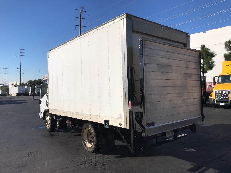 Used 2017 Isuzu NPR-XD - photo 8