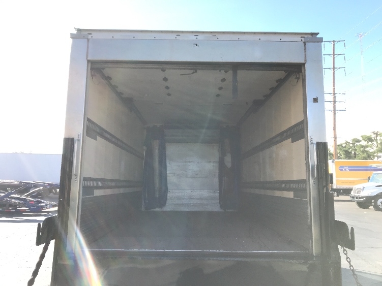 Used 2017 Isuzu NPR-XD - photo 10