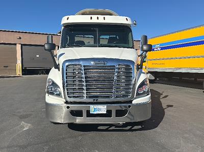 Used 2018 Freightliner Cascadia Detroit DD13 Semi Truck for sale #211398 - photo 2