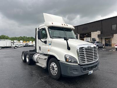 Used 2017 Freightliner Cascadia Detroit DD13 Semi Truck for sale #211482 - photo 1