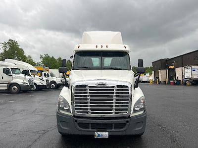 Used 2017 Freightliner Cascadia Detroit DD13 Semi Truck for sale #211482 - photo 2