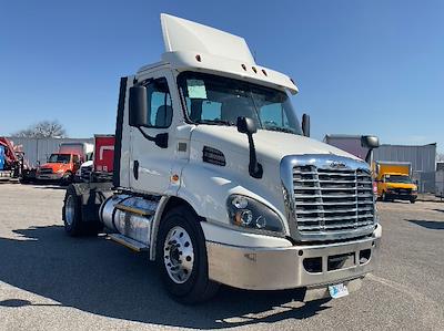 Used 2018 Freightliner Cascadia - photo 1