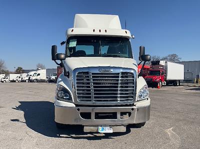 Used 2018 Freightliner Cascadia - photo 1