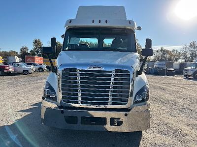 Used 2017 Freightliner Cascadia Detroit DD13 Semi Truck for sale #211982 - photo 2