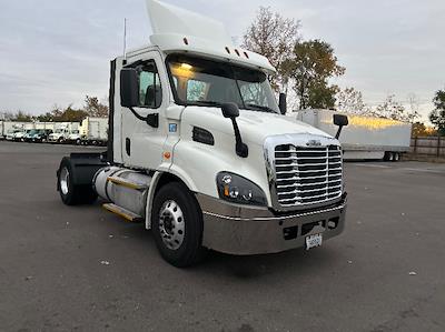Used 2017 Freightliner Cascadia Detroit DD13 Semi Truck for sale #211990 - photo 1