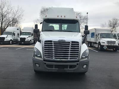 Used 2019 Freightliner Cascadia Detroit DD13 Semi Truck for sale #212026 - photo 2