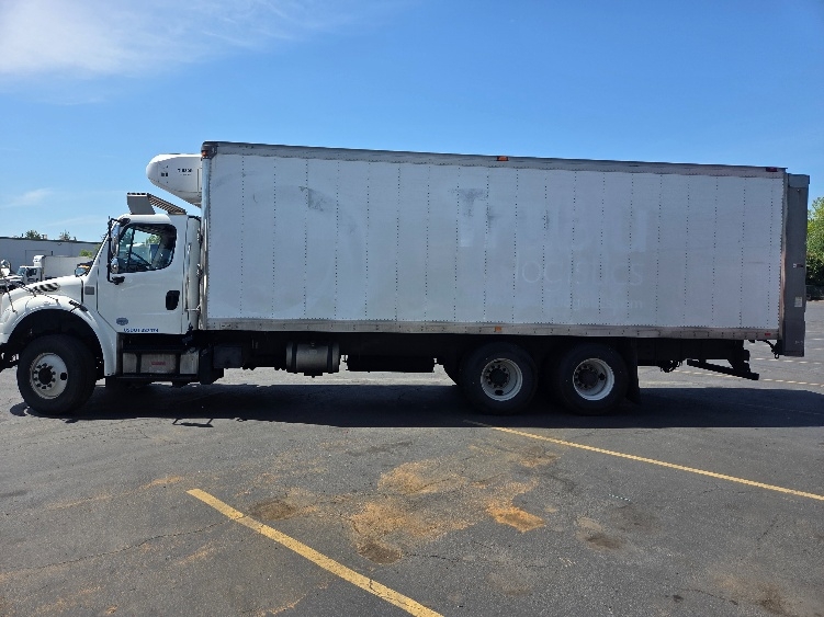 Used 2017 Freightliner M2 106 - photo 6