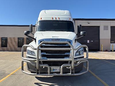 Used 2024 Freightliner Cascadia Detroit DD15AT Semi Truck with Sleeper Cab for sale #212910 - photo 2