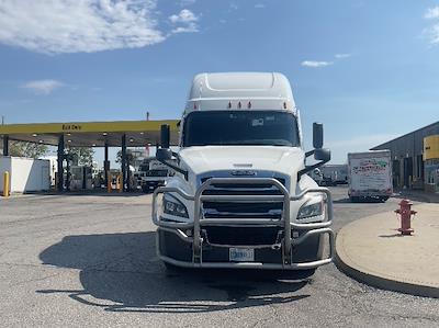 Used 2024 Freightliner Cascadia Detroit DD15AT Semi Truck with Sleeper Cab for sale #212912 - photo 2