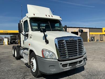 Used 2019 Freightliner Cascadia - photo 1