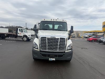 Used 2019 Freightliner Cascadia - photo 1