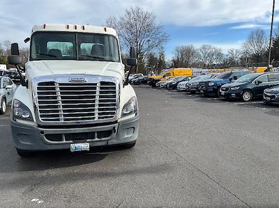 Used 2019 Freightliner Cascadia Detroit DD13 Semi Truck for sale #213168 - photo 2