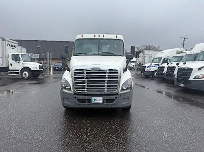 Used 2019 Freightliner Cascadia - photo 1