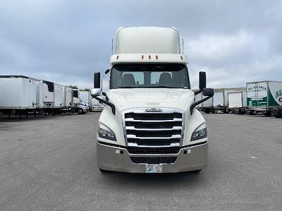 Used 2019 Freightliner Cascadia Detroit DD13 Semi Truck for sale #213257 - photo 2