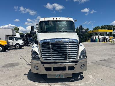 Used 2019 Freightliner Cascadia Detroit DD13 Semi Truck for sale #213489 - photo 2