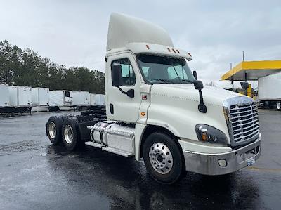 Used 2017 Freightliner Cascadia Detroit DD13 Semi Truck for sale #213752 - photo 1