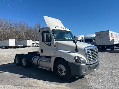 Used 2019 Freightliner Cascadia Detroit DD13 Semi Truck for sale #213808 - photo 1