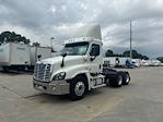 Used 2017 Freightliner Cascadia Detroit DD13 Semi Truck for sale #213825 - photo 3