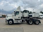 Used 2017 Freightliner Cascadia Detroit DD13 Semi Truck for sale #213825 - photo 4