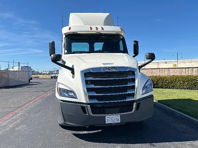 Used 2019 Freightliner Cascadia - photo 1