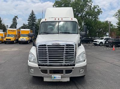 Used 2019 Freightliner Cascadia Detroit DD13 Semi Truck for sale #214503 - photo 2