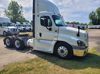 Used 2019 Freightliner Cascadia Detroit DD15AT Semi Truck for sale #214529 - photo 1