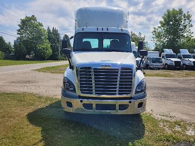Used 2019 Freightliner Cascadia Detroit DD15AT Semi Truck for sale #214529 - photo 2