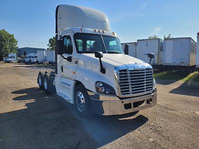 Used 2019 Freightliner Cascadia Detroit DD15AT Semi Truck for sale #214530 - photo 1