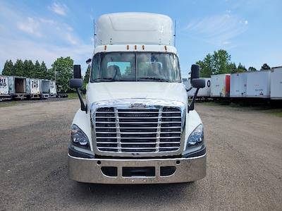 Used 2019 Freightliner Cascadia Detroit DD15AT Semi Truck for sale #214531 - photo 2