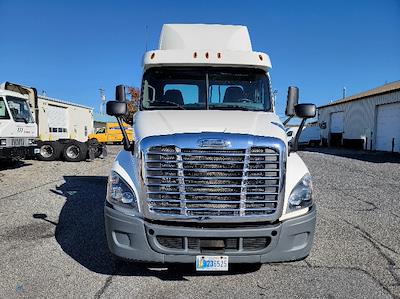 Used 2019 Freightliner Cascadia Detroit DD13 Semi Truck for sale #214541 - photo 2