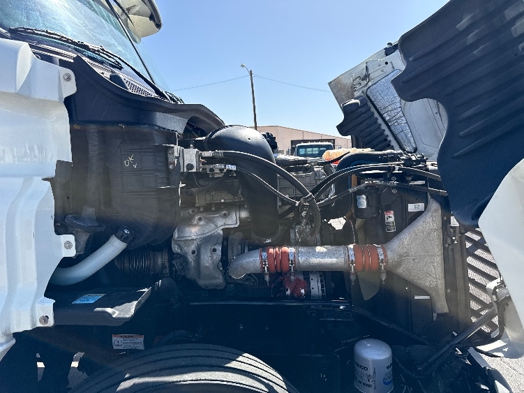 Used 2019 Freightliner Cascadia - photo 18