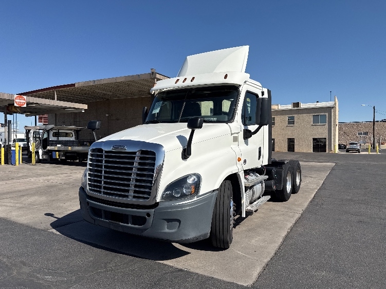 Used 2019 Freightliner Cascadia - photo 5
