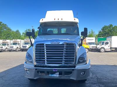 Used 2019 Freightliner Cascadia Detroit DD13 Semi Truck for sale #214881 - photo 2