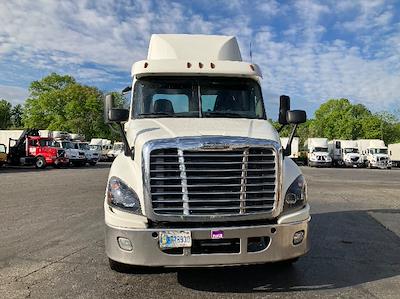 Used 2019 Freightliner Cascadia Detroit DD13 Semi Truck for sale #214883 - photo 2