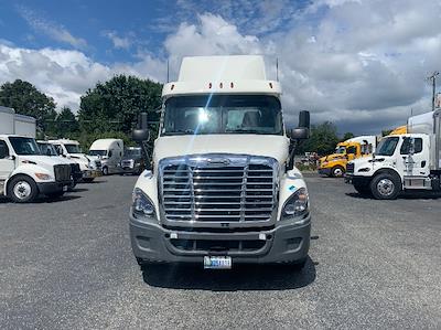 Used 2019 Freightliner Cascadia Detroit DD13 Semi Truck for sale #214902 - photo 2