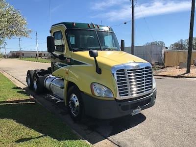 Used 2019 Freightliner Cascadia - photo 1