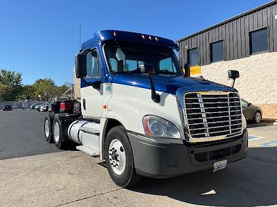 Used 2019 Freightliner Cascadia Detroit DD15AT Semi Truck for sale #215470 - photo 1