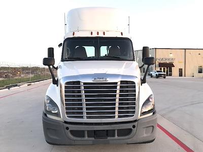 Used 2019 Freightliner Cascadia Detroit DD15AT Semi Truck for sale #215723 - photo 2