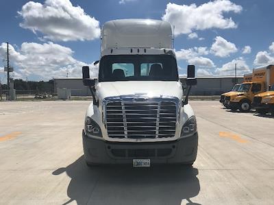 Used 2019 Freightliner Cascadia Detroit DD15AT Semi Truck for sale #215731 - photo 2