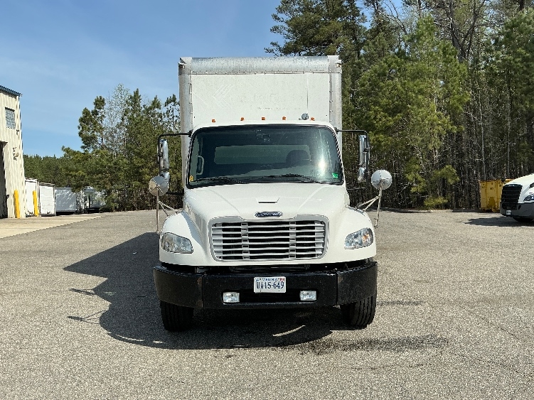 Used 2019 Freightliner M2 106 - photo 2
