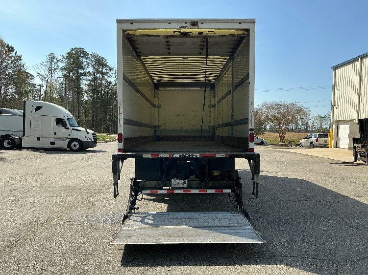 Used 2019 Freightliner M2 106 - photo 11