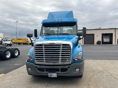 Used 2019 Freightliner Cascadia Detroit DD13 Semi Truck for sale #215813 - photo 2