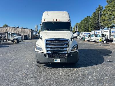 Used 2019 Freightliner Cascadia Detroit DD13 Semi Truck with Sleeper Cab for sale #215922 - photo 2